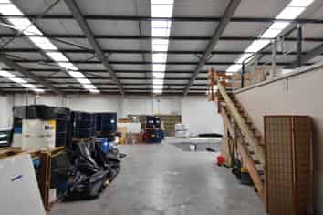High-stud warehouse available now
