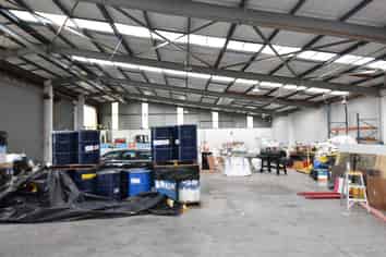 High-stud warehouse available now