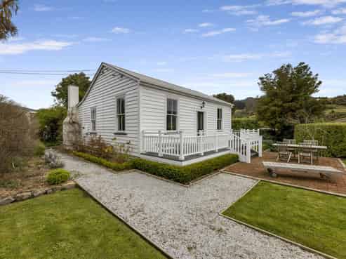 2 Downes Road, Roseneath