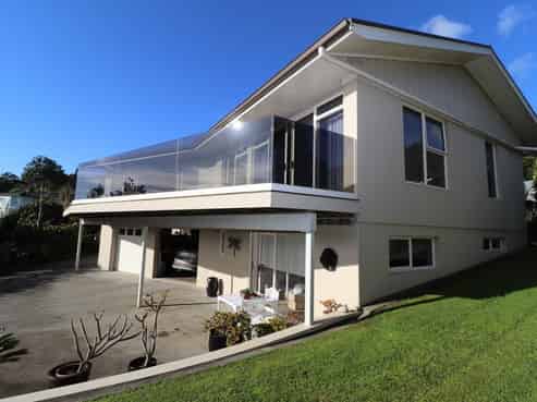 10 Lockhart Place, Thornton Bay