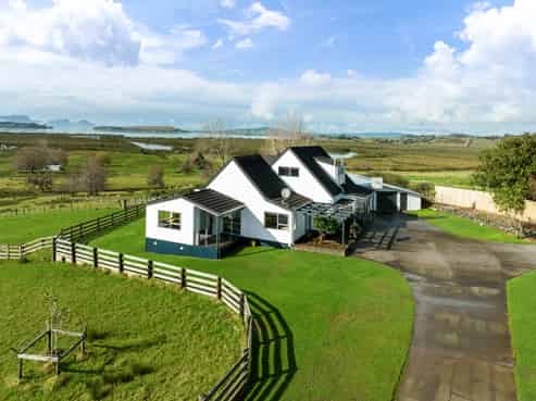 62 Toetoe Road, Otaika