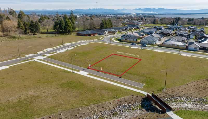 1 Oakbridge Way, Richmond