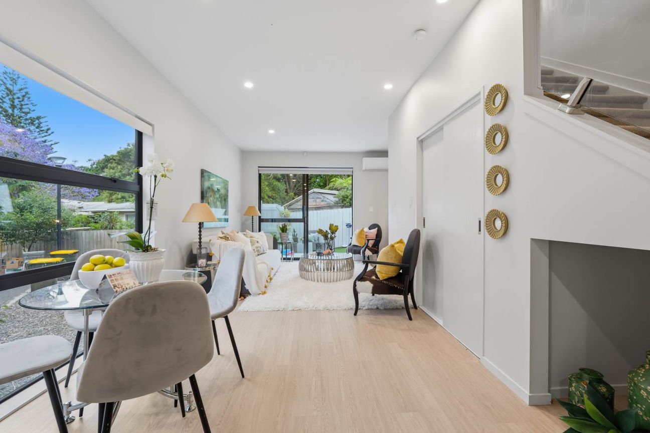 Must Be Sold – Owner’s Loss, Your Gain - Vista 3