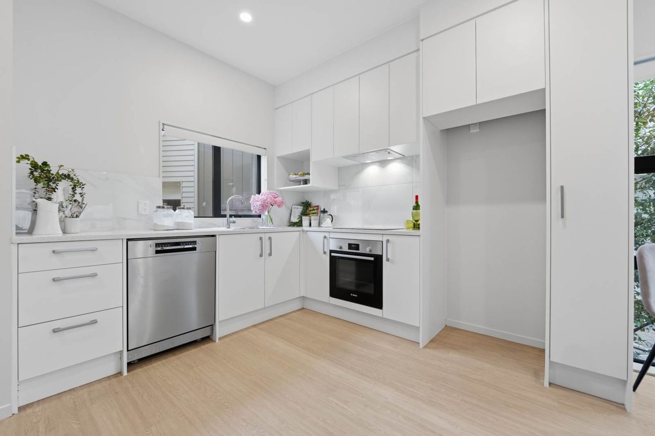 Must Be Sold – Owner’s Loss, Your Gain - Vista 6