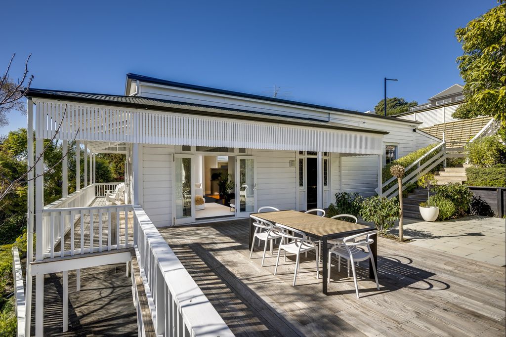 Sold 12 Hadfield Terrace, Napier Hill realestate.co.nz