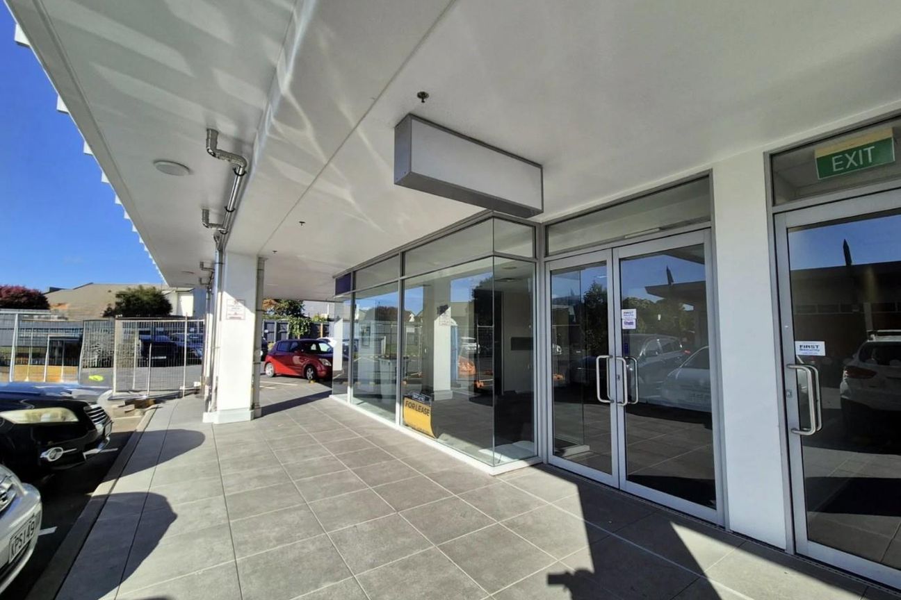 Te Atatu Peninsula Modern Retail/Office - View 2