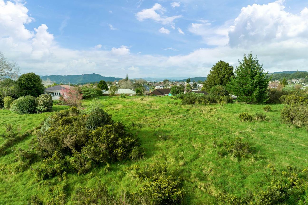 Large Land Holding in Kamo - Mehr