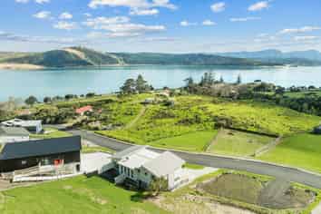 28 Opononi Heights Drive, Opononi