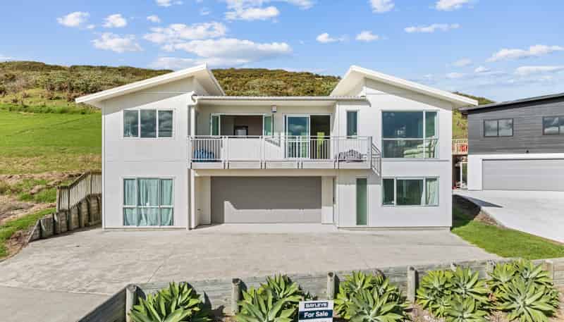 28 Opononi Heights Drive, Opononi