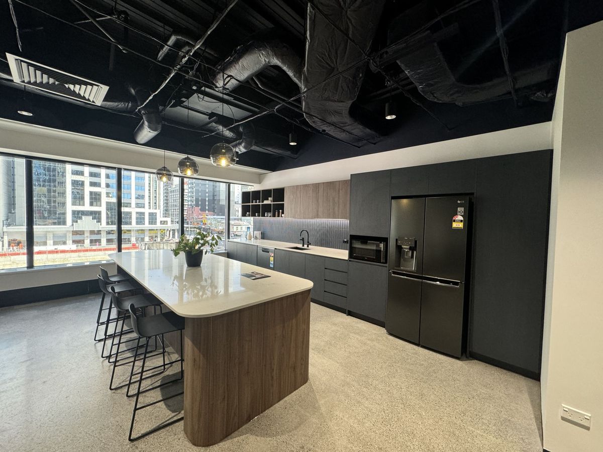 Refurbished & Modern