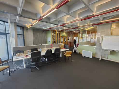 Versatile Commercial Building - 30 Carparks!