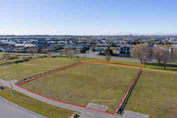6 Village Green Drive, Huntingdon