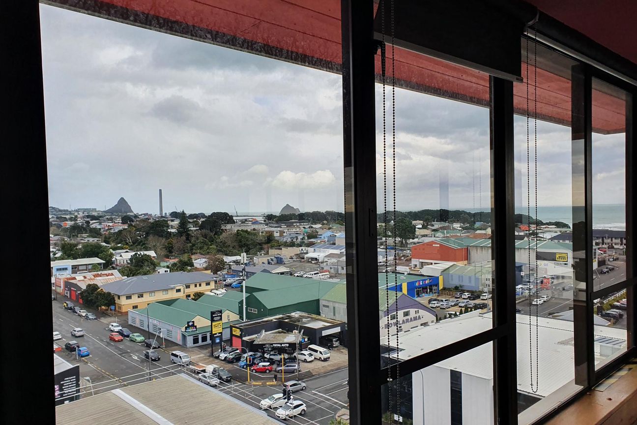 Tower Block Five Floors For Lease – pohled 3