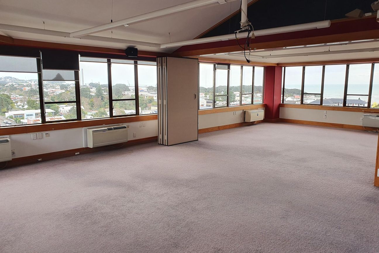 Tower Block Five Floors For Lease – pohled 2