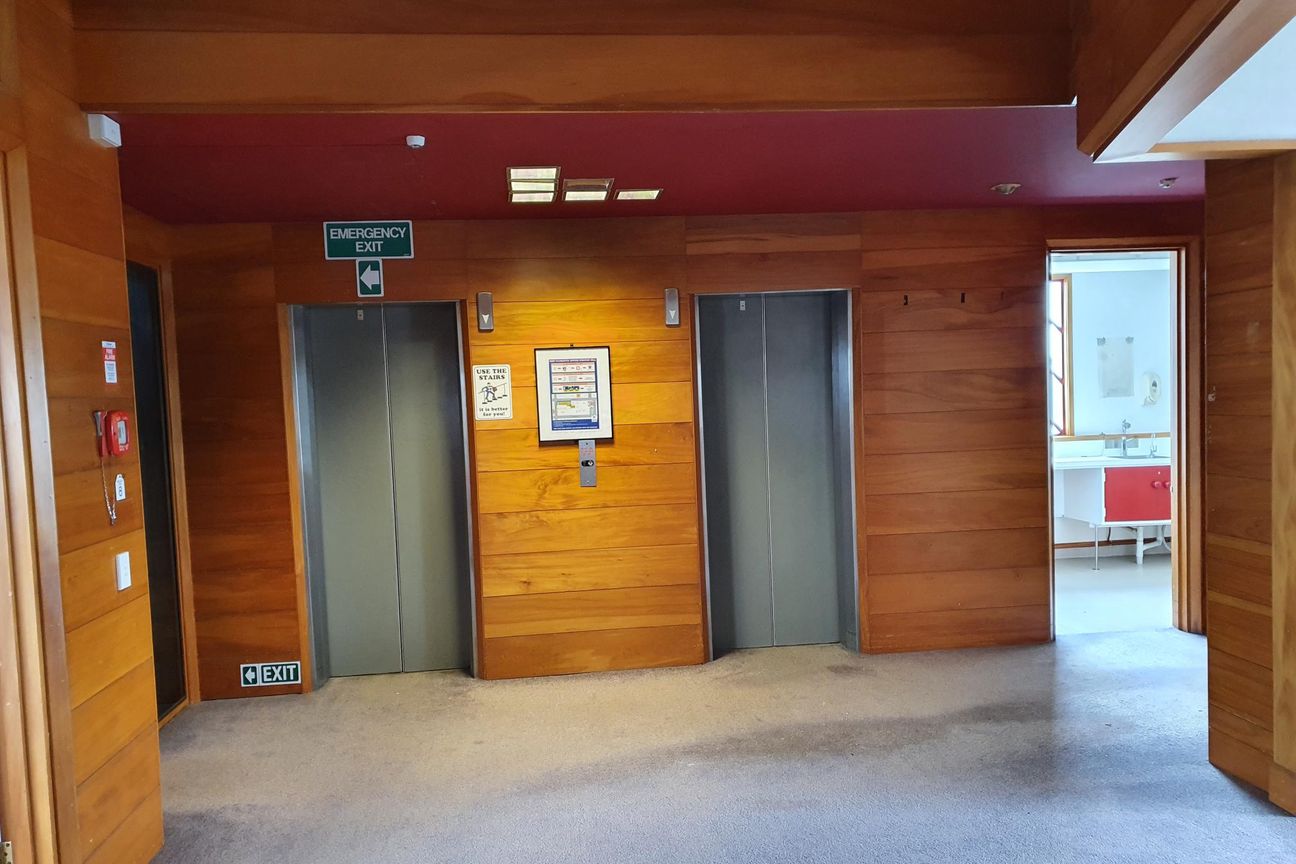 Tower Block Five Floors For Lease – pohled 6