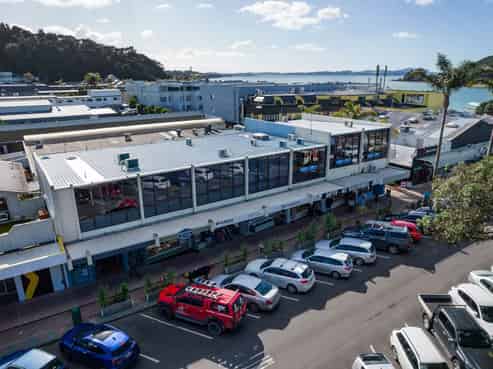 ENTIRE FIRST FLOOR IN THE PAIHIA CBD
