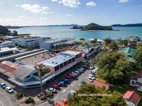 ENTIRE FIRST FLOOR IN THE PAIHIA CBD
