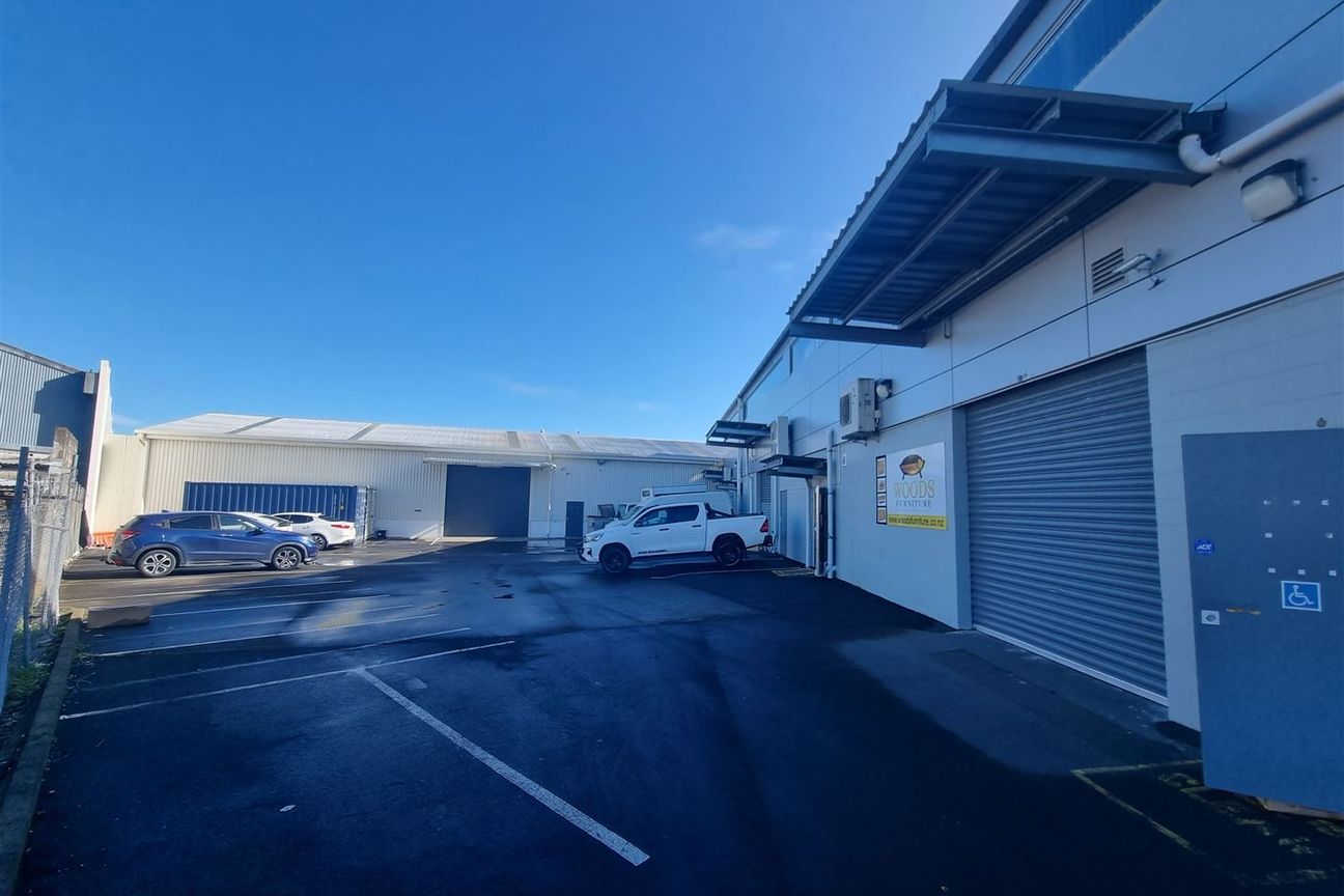 High Profile Showroom, Penrose - Aanzicht 6