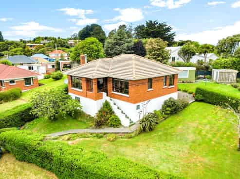 6 District Road, Roseneath