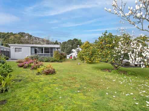 3F Dundas Road, Riverside