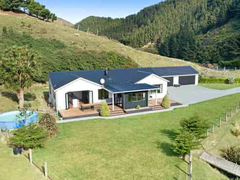 541 South Makara Road, Makara