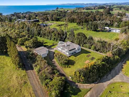 1017 Main North Road, Onaero