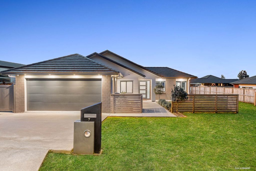 Sold 7 Catherine McLean Road, Pukekohe realestate.co.nz