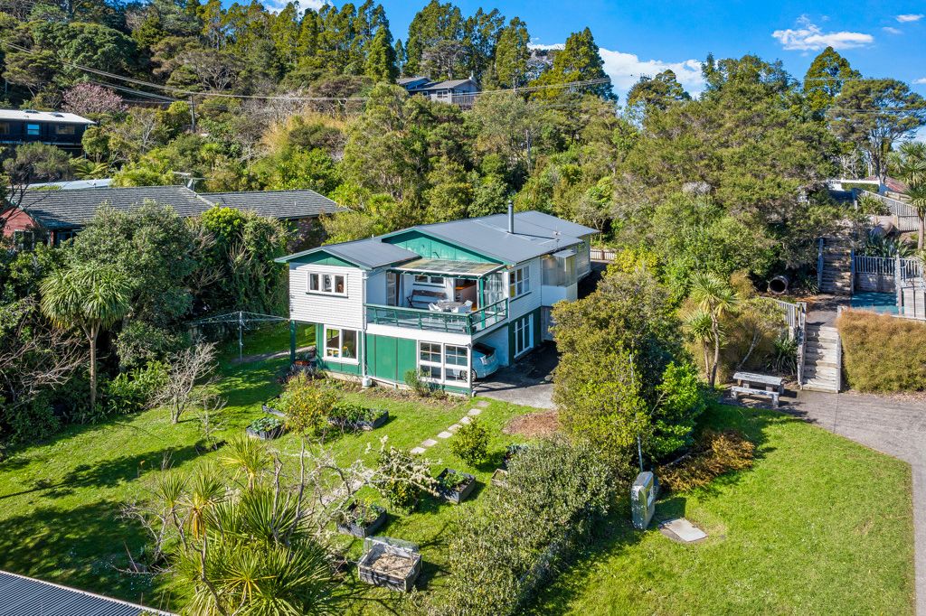 Sold 753 South Titirangi Road, Titirangi realestate.co.nz