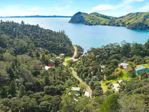 18 Adlor Hill Road, Port Charles