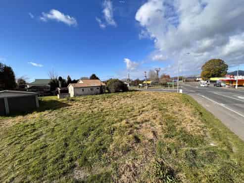 24 State Highway 30, Te Teko