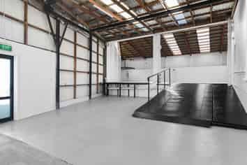 High Stud Industrial Warehousing 504m2 