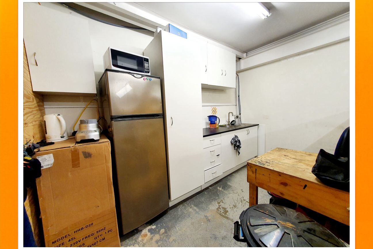 Gross Rent: Small and Affordable Office/Workshop - Bild 3
