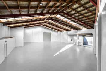 Quality Industrial Warehouse  For Lease