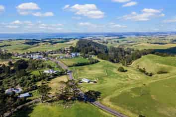 2586 Awhitu Road, Awhitu