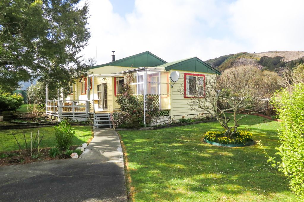 Sold 146 Broadway, Reefton realestate.co.nz