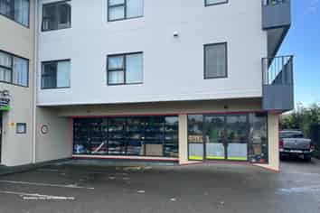 Great opportunity on busy Great North Road