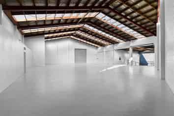 Industrial Warehouse - 500m2