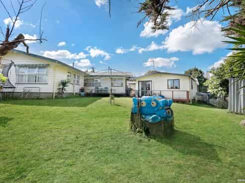 111 Luke Street East, Otahuhu