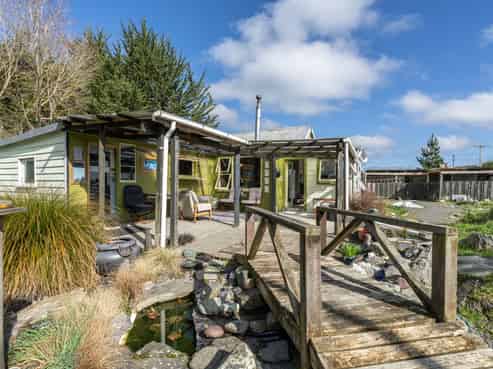 9 Derby Street, Nightcaps