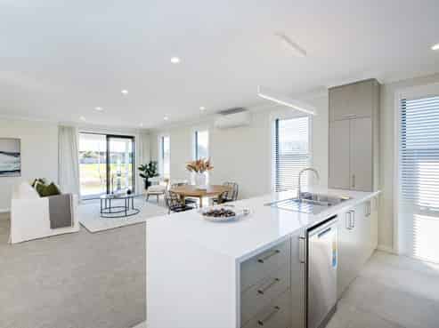 54 Read Crescent, OAK, Willowbrook Community, Clive