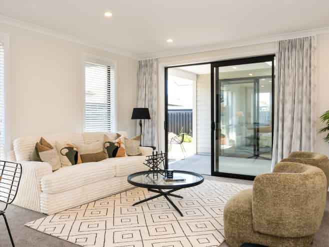 52 Read Crescent, LOMBARDY, Willowbrook Community, Clive