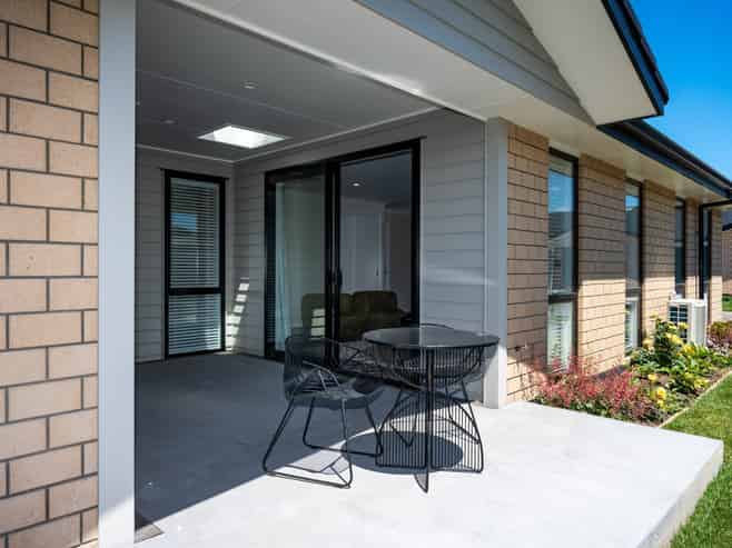 52 Read Crescent, LOMBARDY, Willowbrook Community, Clive