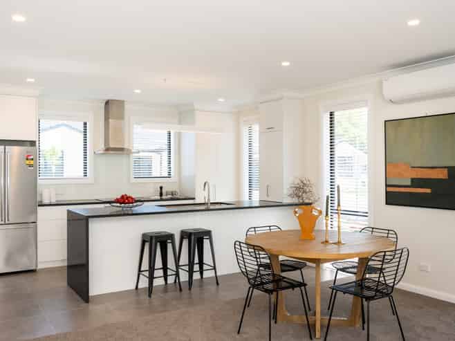 52 Read Crescent, LOMBARDY, Willowbrook Community, Clive