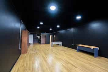 MODERN RETAIL SHOP FOR INVESTMENT
