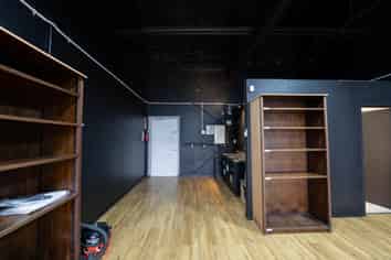 MODERN RETAIL SHOP FOR INVESTMENT
