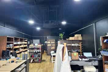 MODERN RETAIL SHOP FOR INVESTMENT
