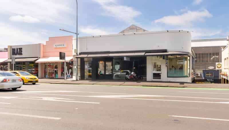 366-370 Broadway, Newmarket