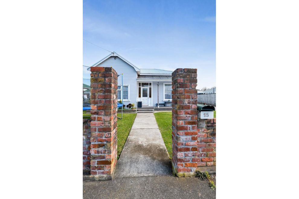 15 York Street, Eltham, South Taranaki For Sale realestate.co.nz