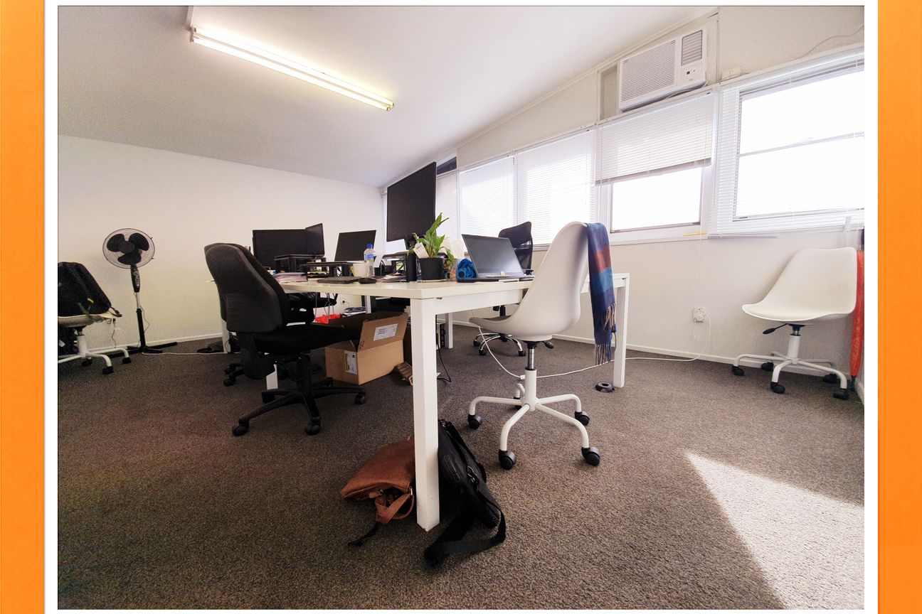 Small and Affordable Office - Bild 5