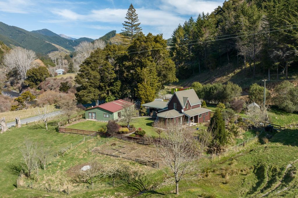 Sold 44 Wairoa Road, Brightwater realestate.co.nz